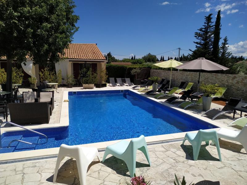 2-PISCINE-MAS-DES-AMANDIERS